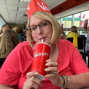 Meet your Posher, Laurie